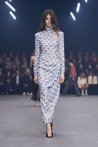 Look 48